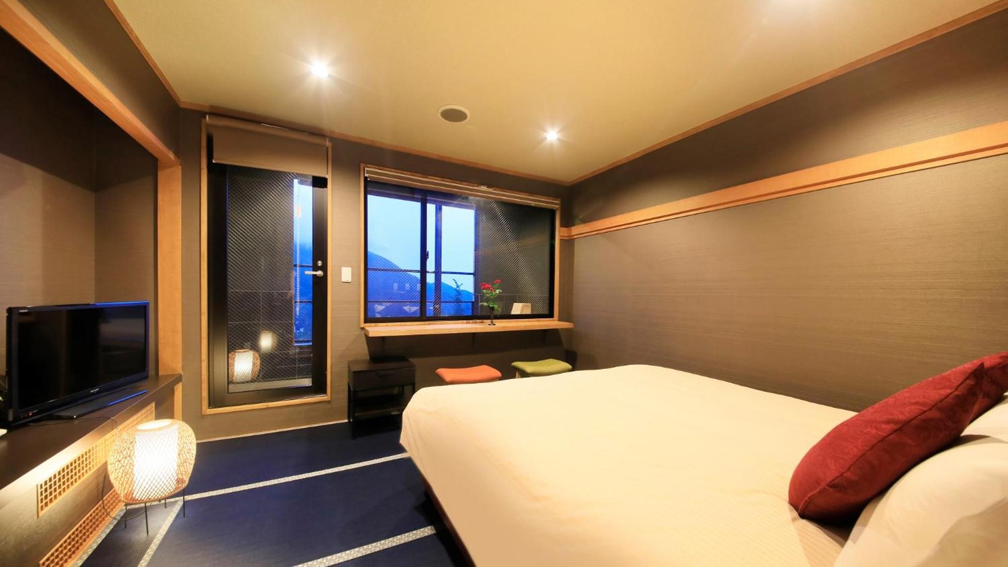 Room, King Bed, Mountain View, Outdoor Bath