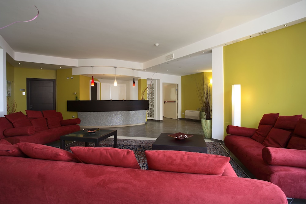 Janus Hotel 36/69