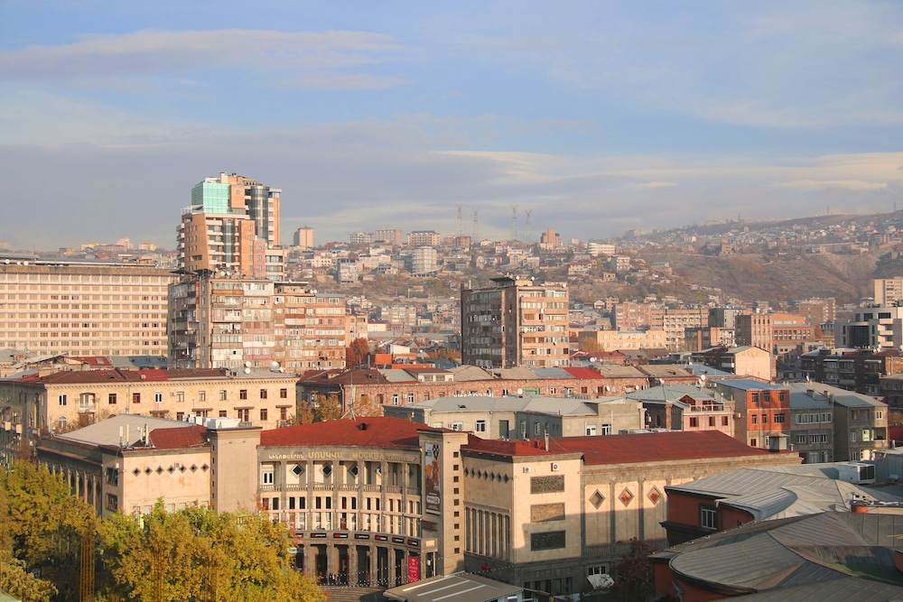 Ibis Yerevan Center 62/67