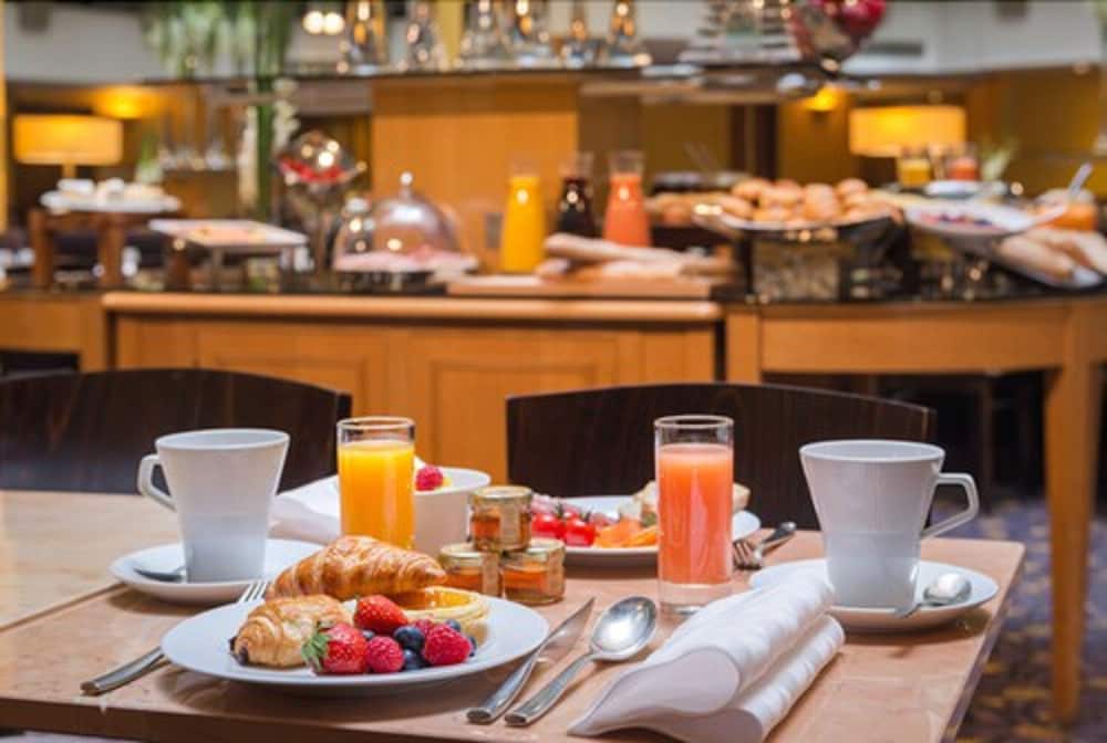 Paris Neuilly Hotel 55/64