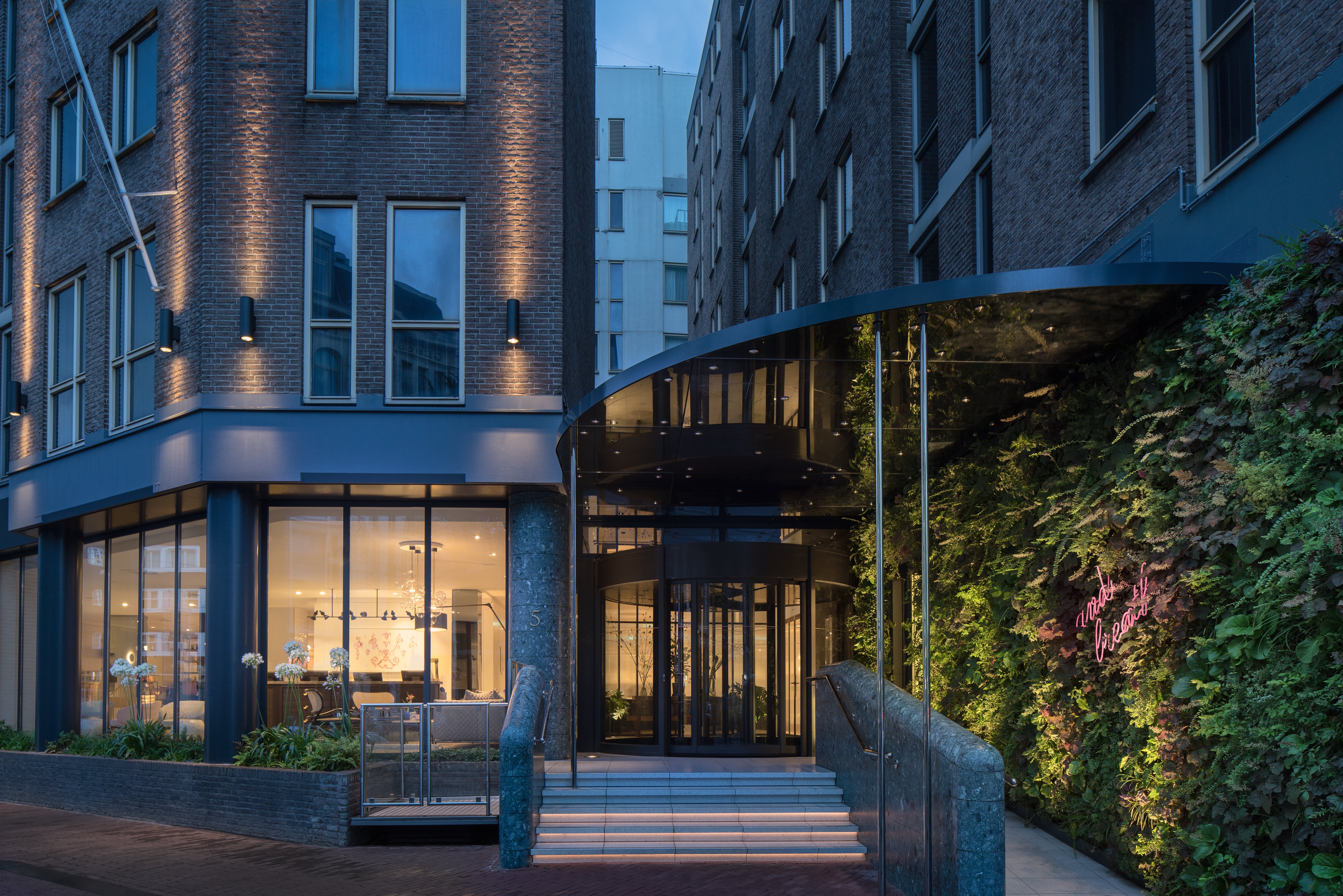 Kimpton De Witt 46/50