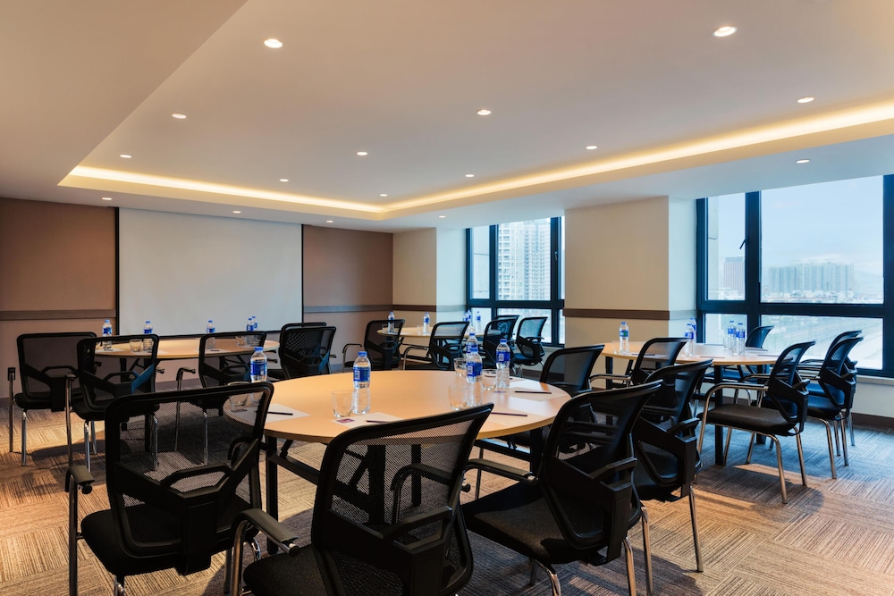 Hyatt Place Shenzhen Dongmen 71/79