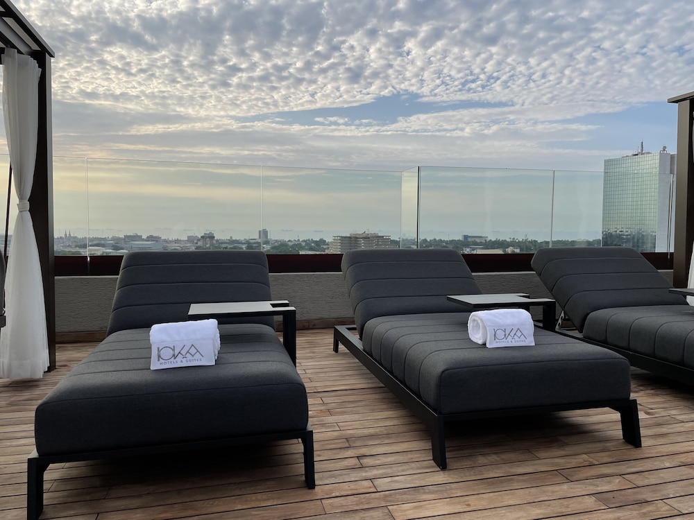 Golden Hotel & Suites 44/50