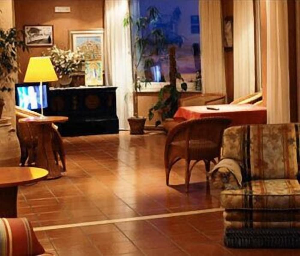 VILLA EDEN HOTEL 13/17