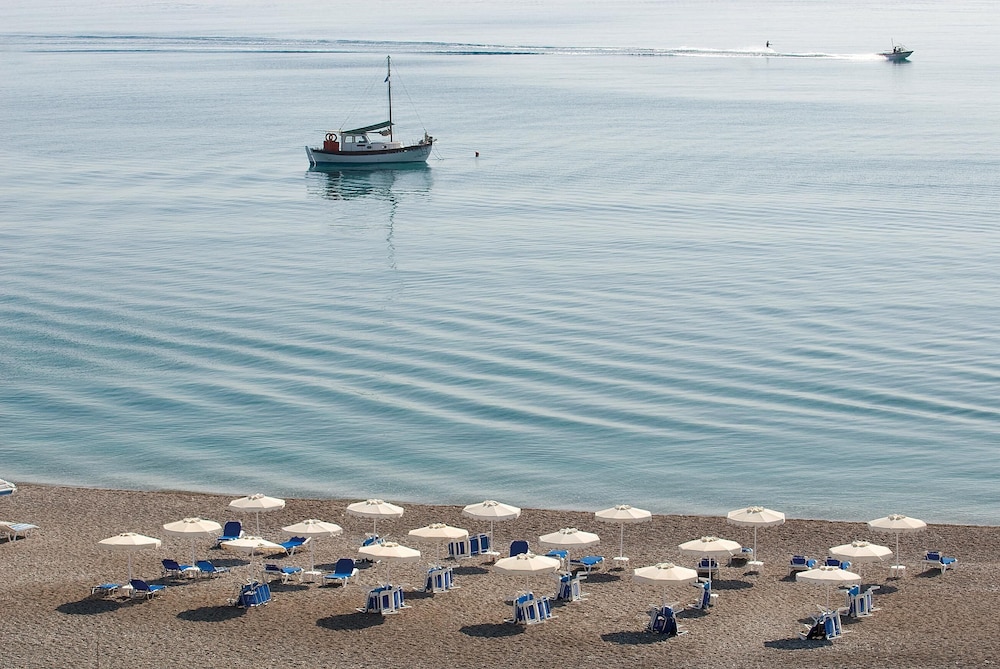Lindos White Hotel & Suites 45/47