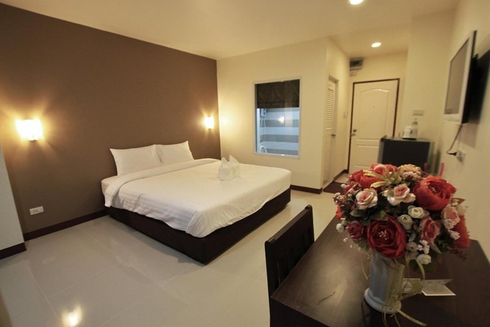 Panwalee Hotel 18/64