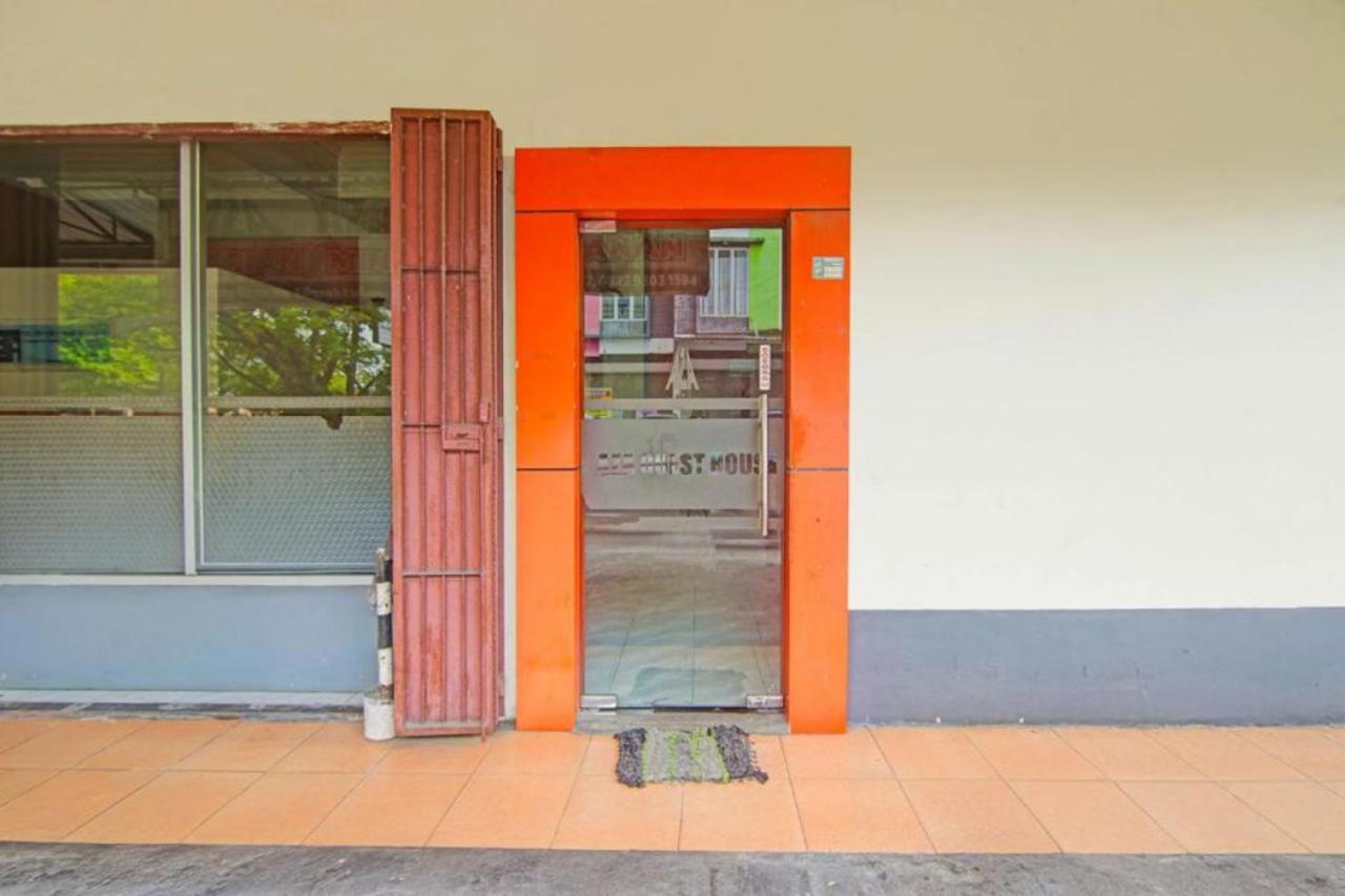 Hotel O near Mall Panakkukang formerly Aza Guesthouse 7/34