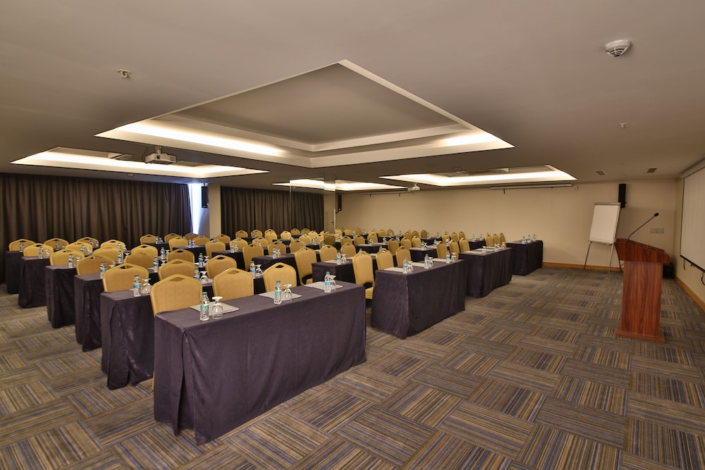 Bof Hotels Ceo Suites 67/73