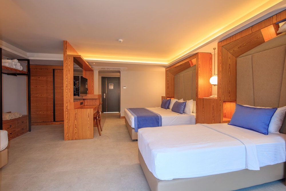 Orka World Hotel and Aqua Park 36/64