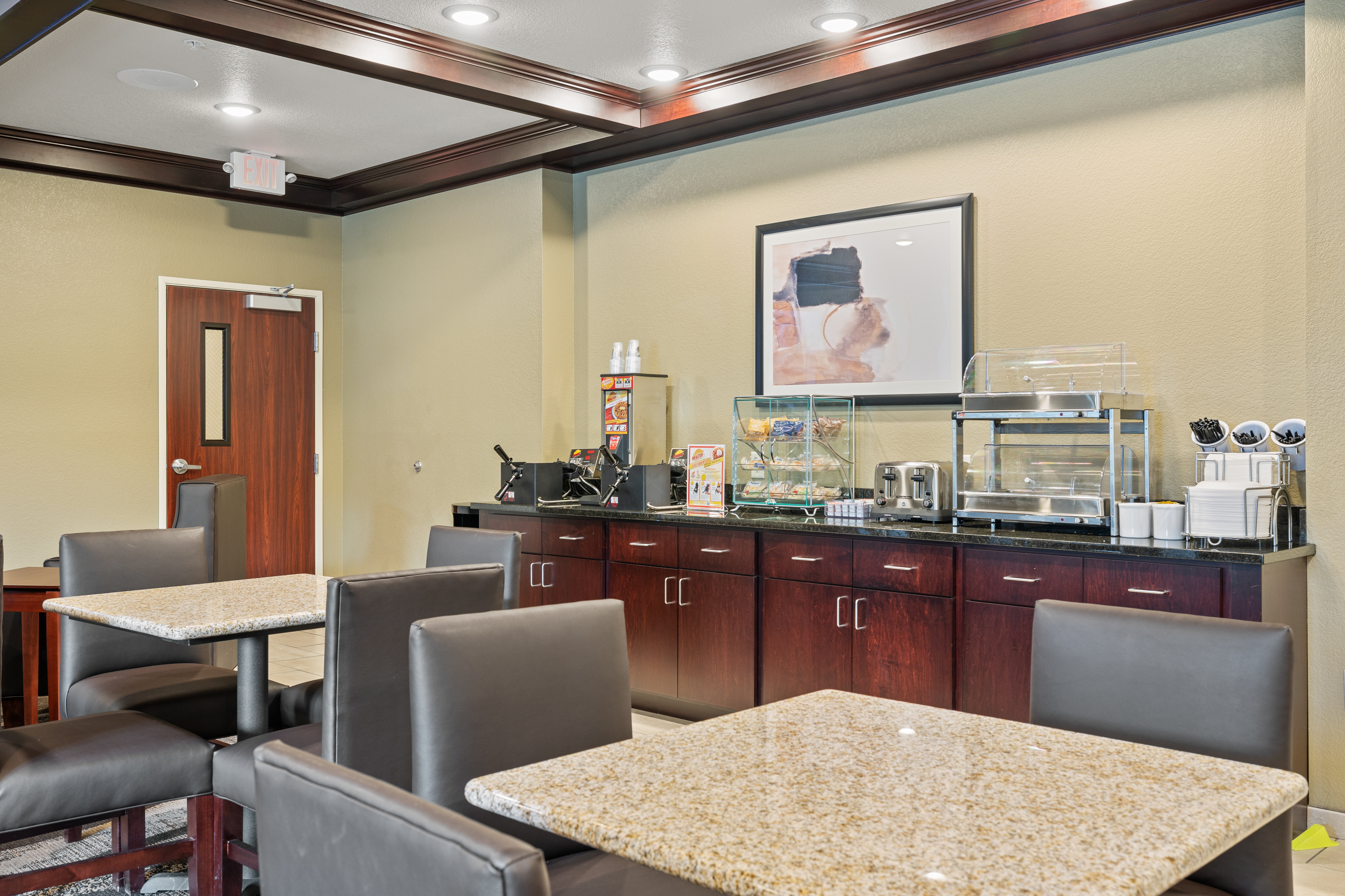 Cobblestone Hotel & Suites - Alpine 13/20