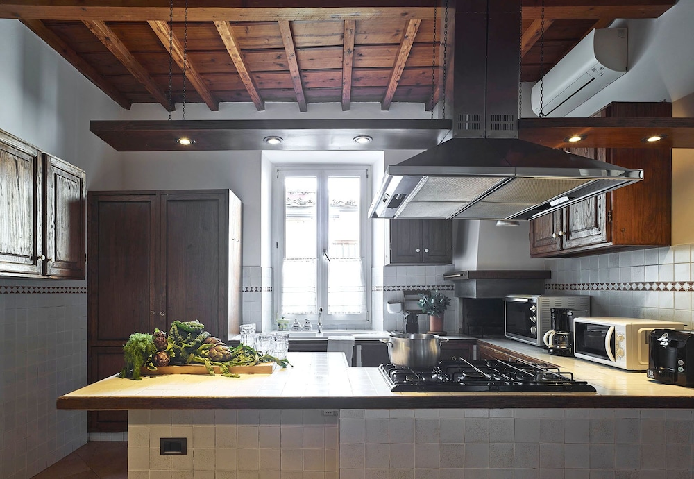 A Few Steps to The Duomo Majestic 5BD Apt 21/29