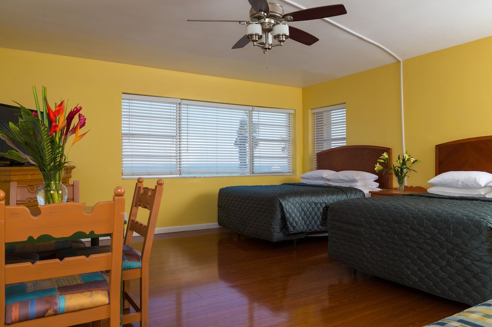 Riptide Oceanfront Hotel 45/72
