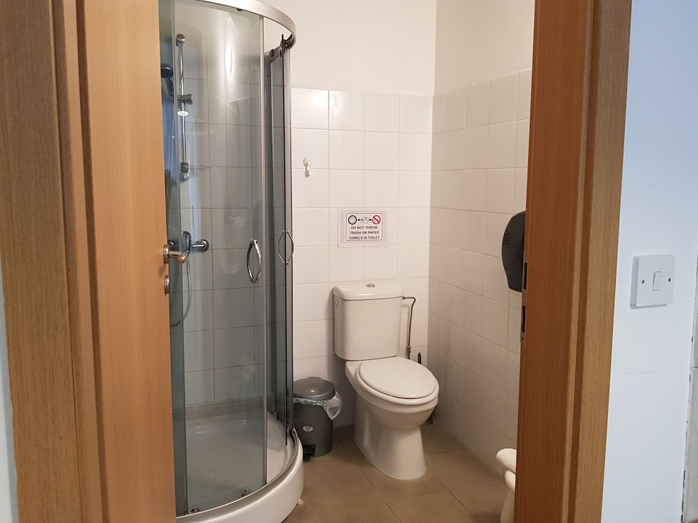 Valentinos Apartments 45/47