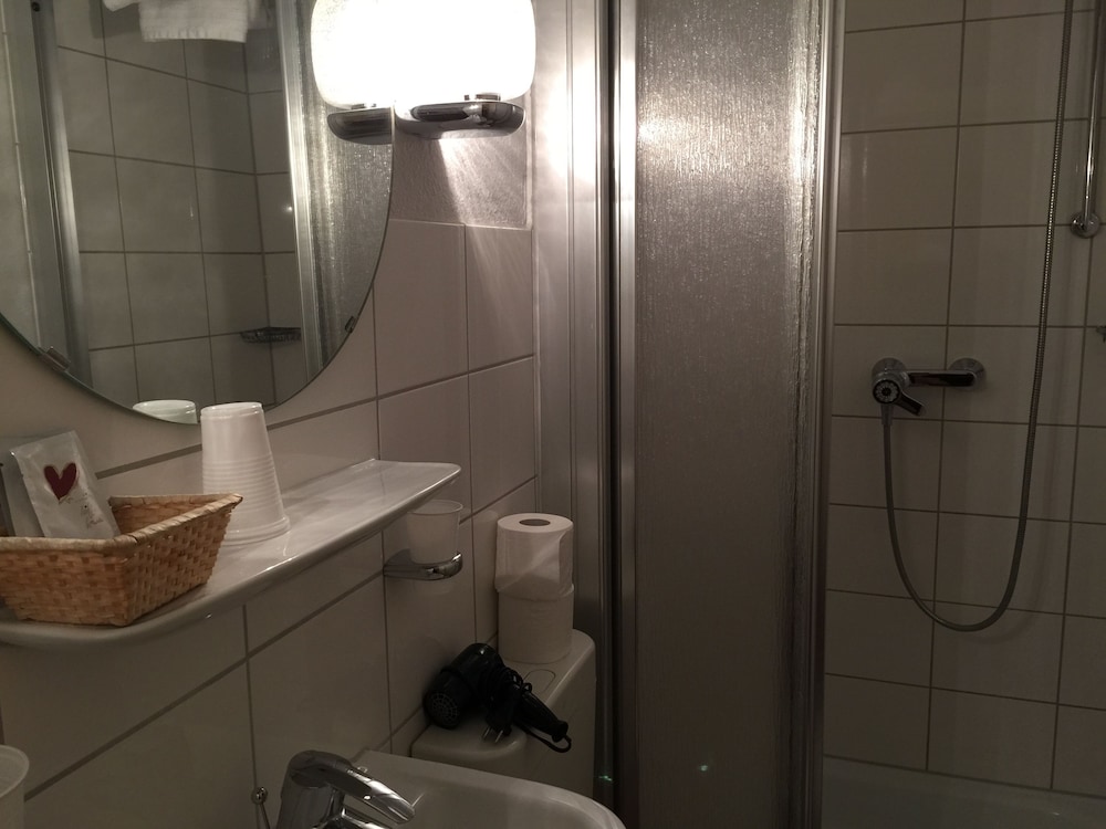 Hotel Galleria 8/50