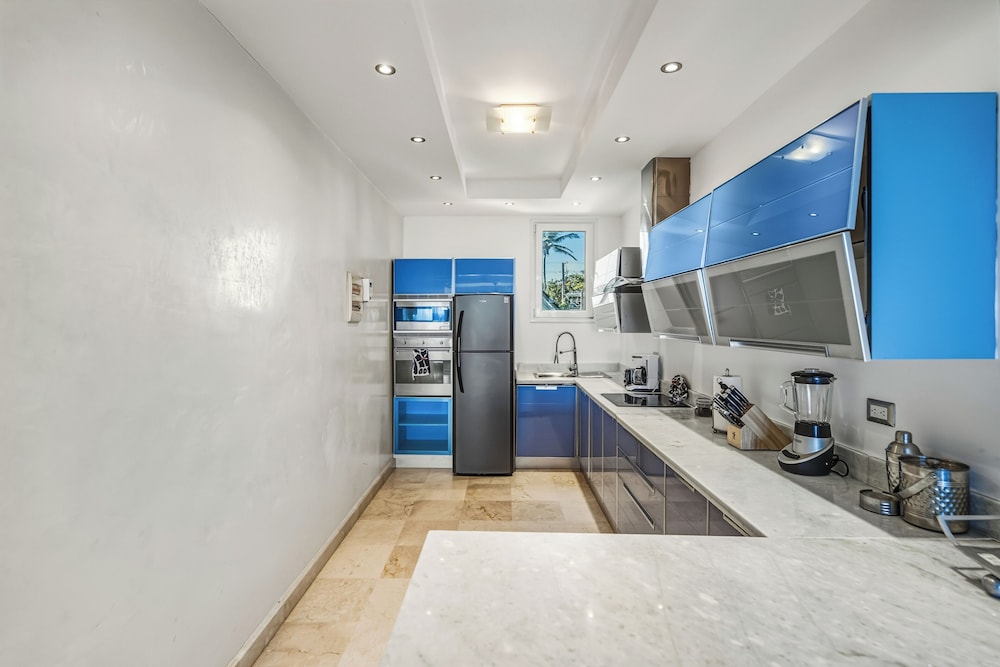 WATERMARK LUXURY OCEANFRONT ALL SUITE HOTEL 29/56