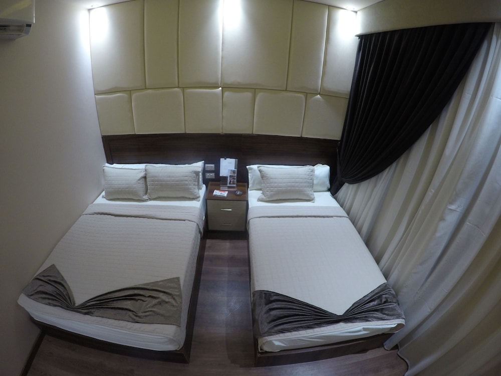 Grand City Hotel 17/25