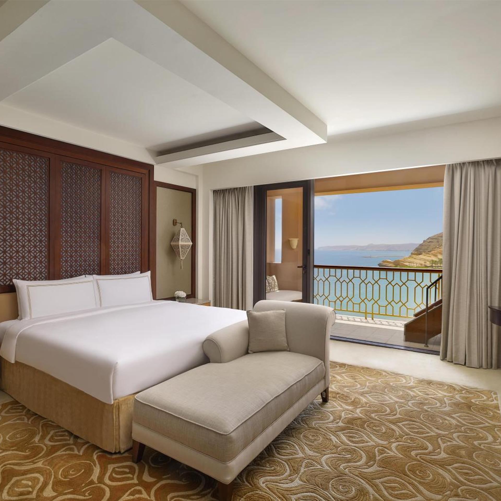1 Bedroom, Deluxe, Suite, King Bed, Sea View