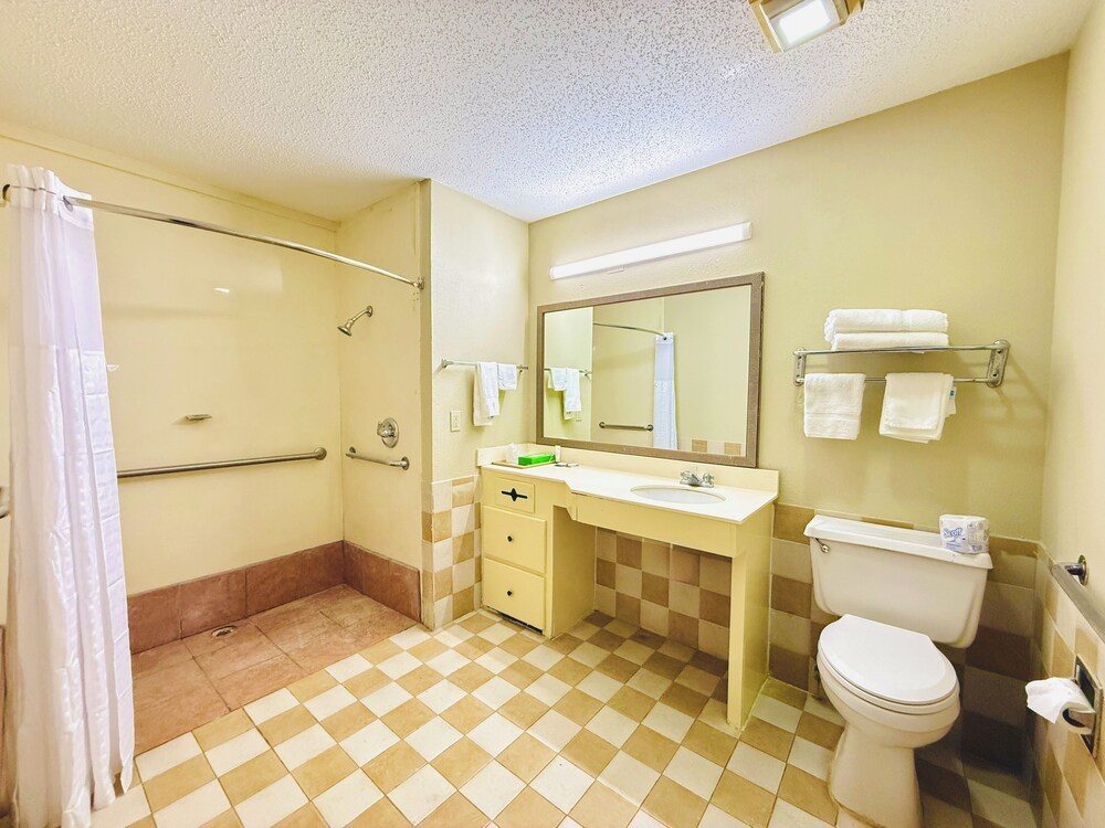 Travelodge by Wyndham Thomasville AL 49/50