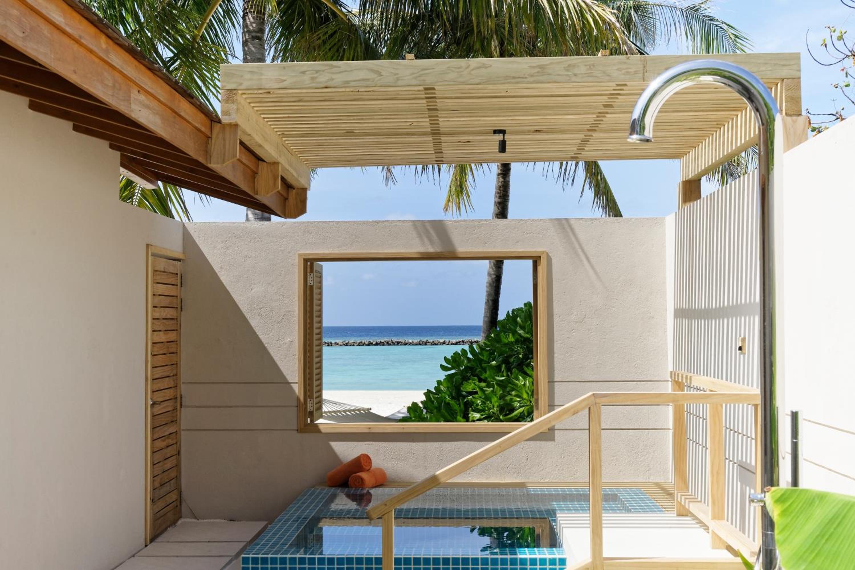 2 Bedrooms, Presidential, Beach Villa, with Pool، Emerald Faarufushi Resort and Spa 5/7