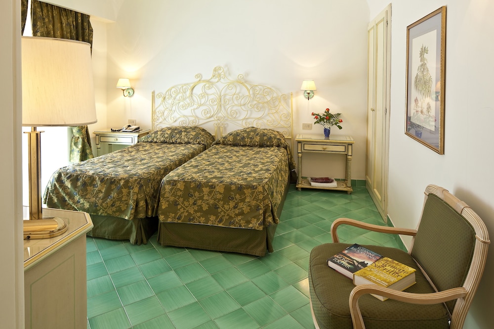 GRAND HOTEL IL MORESCO 22/72