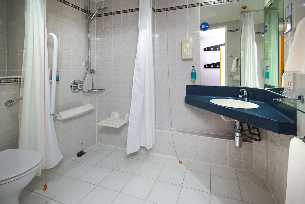 Holiday Inn Express Stafford, an IHG Hotel 18/61