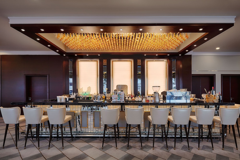 Vinpearl Empire Nha Trang, Affiliated by Melia 70/73