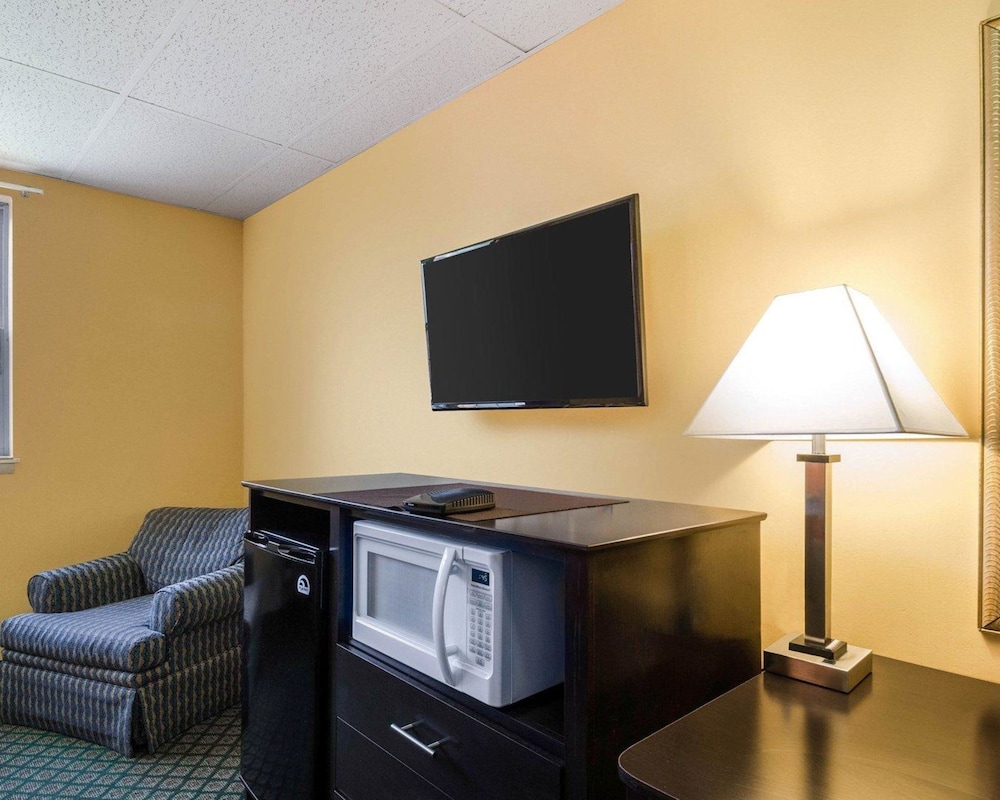 Framingham Inn 38/44