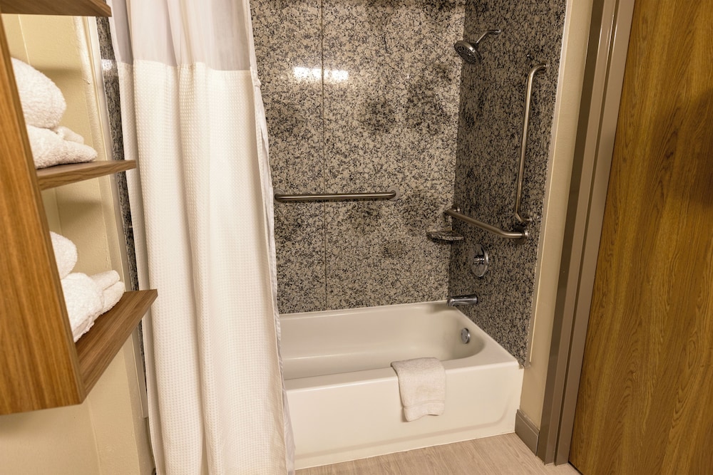 Sonesta ES Suites Lafayette Airport 55/56
