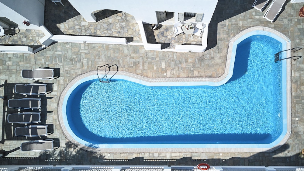 Nissos Thira Hotel 38/62
