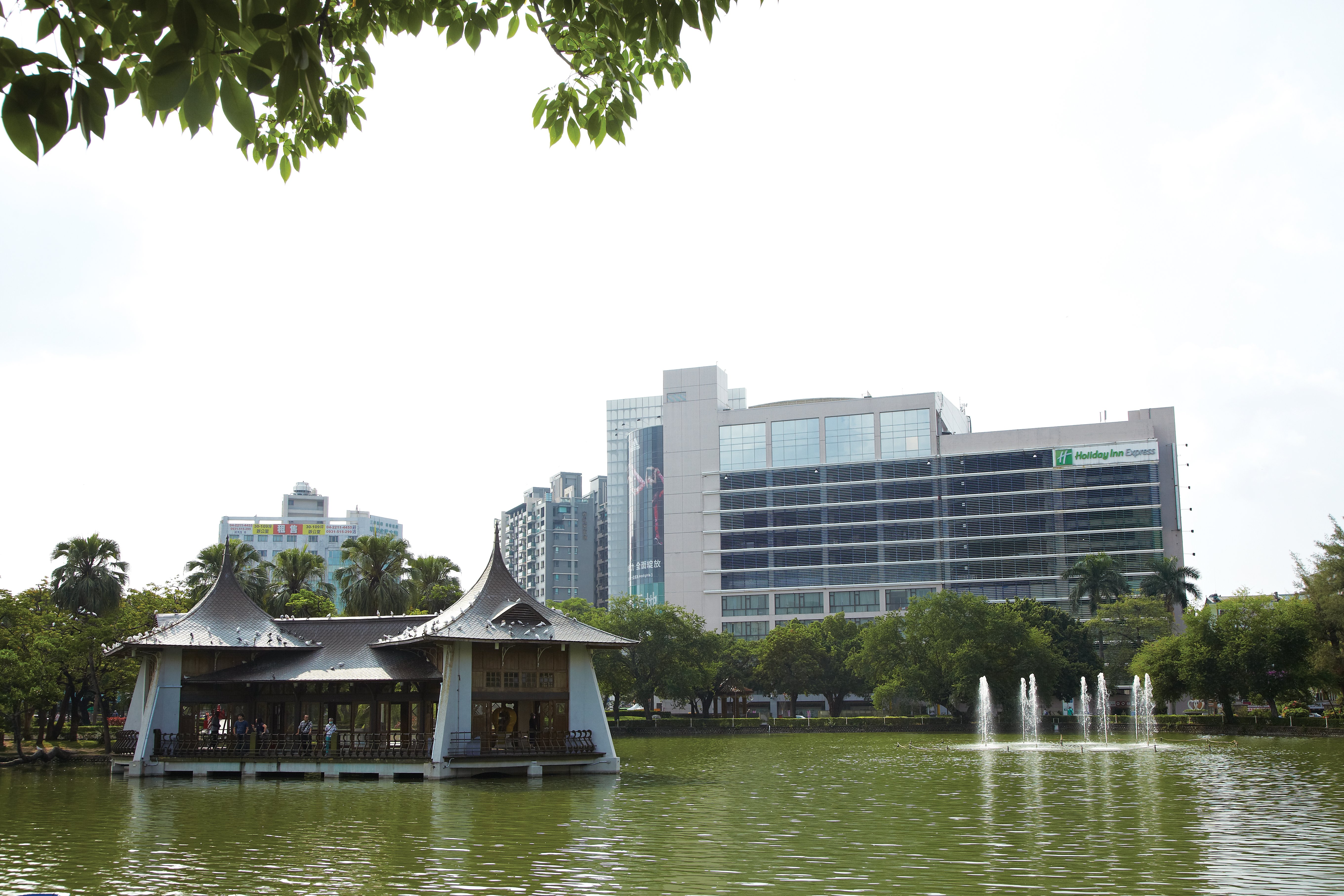 Holiday Inn Express Taichung Park 54/58