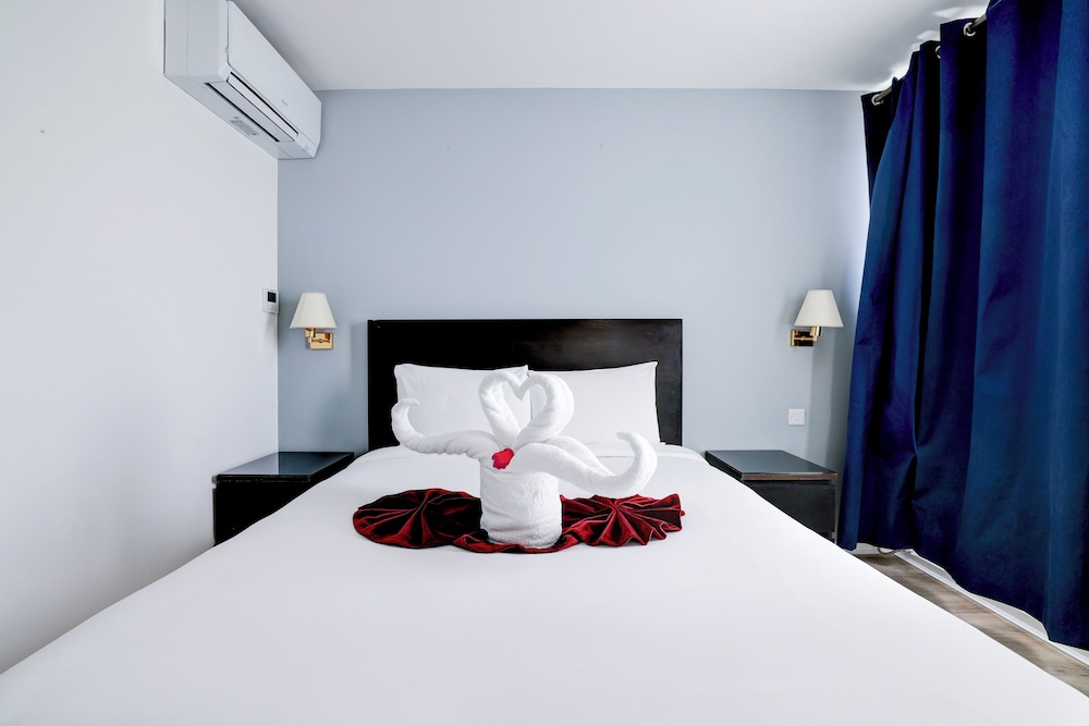 OYO The Chiltern Hotel 25/45