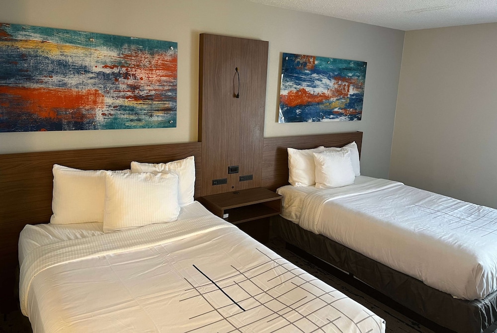 La Quinta Inn & Suites by Wyndham Nashville Airport 16/63