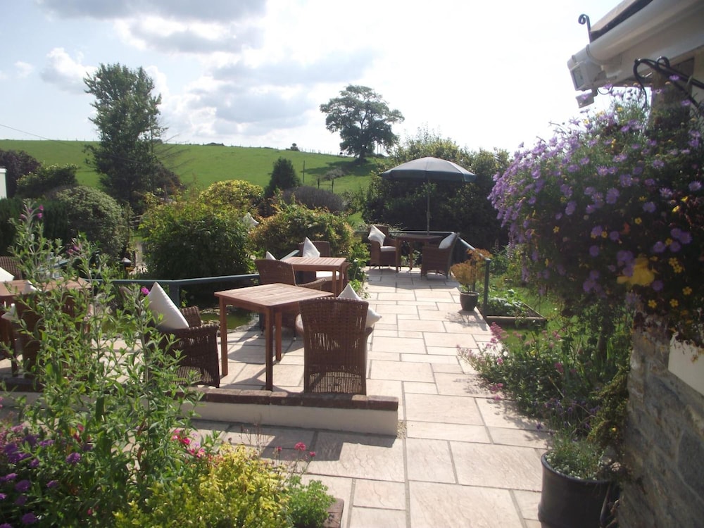 Yalbury Cottage 26/30