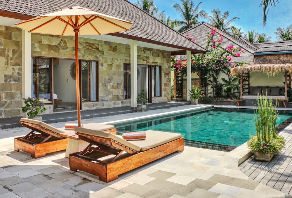 Utara Villas 9/71