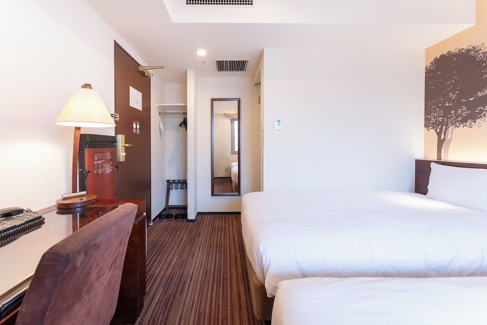 ROOM, TWIN BEDS