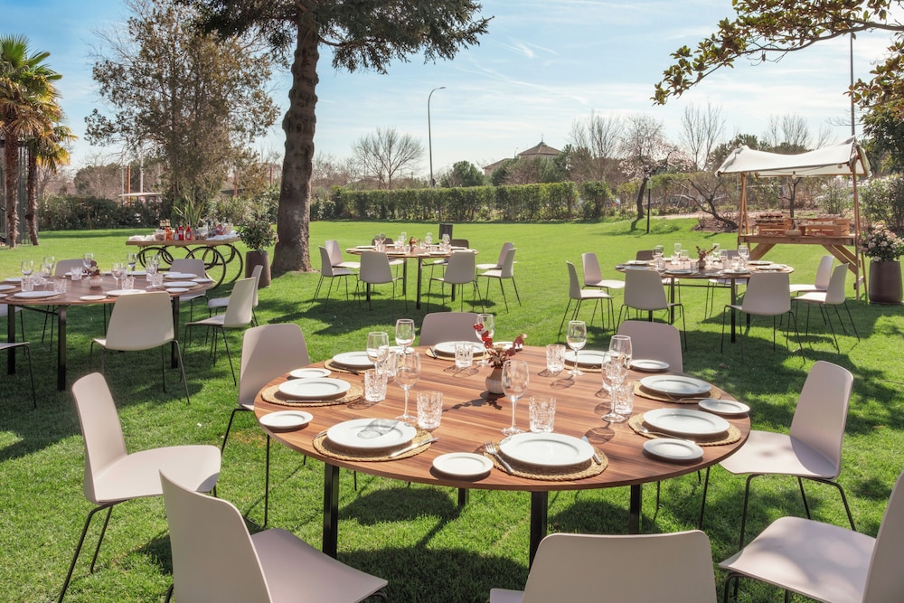 Melia Madrid Barajas 57/75
