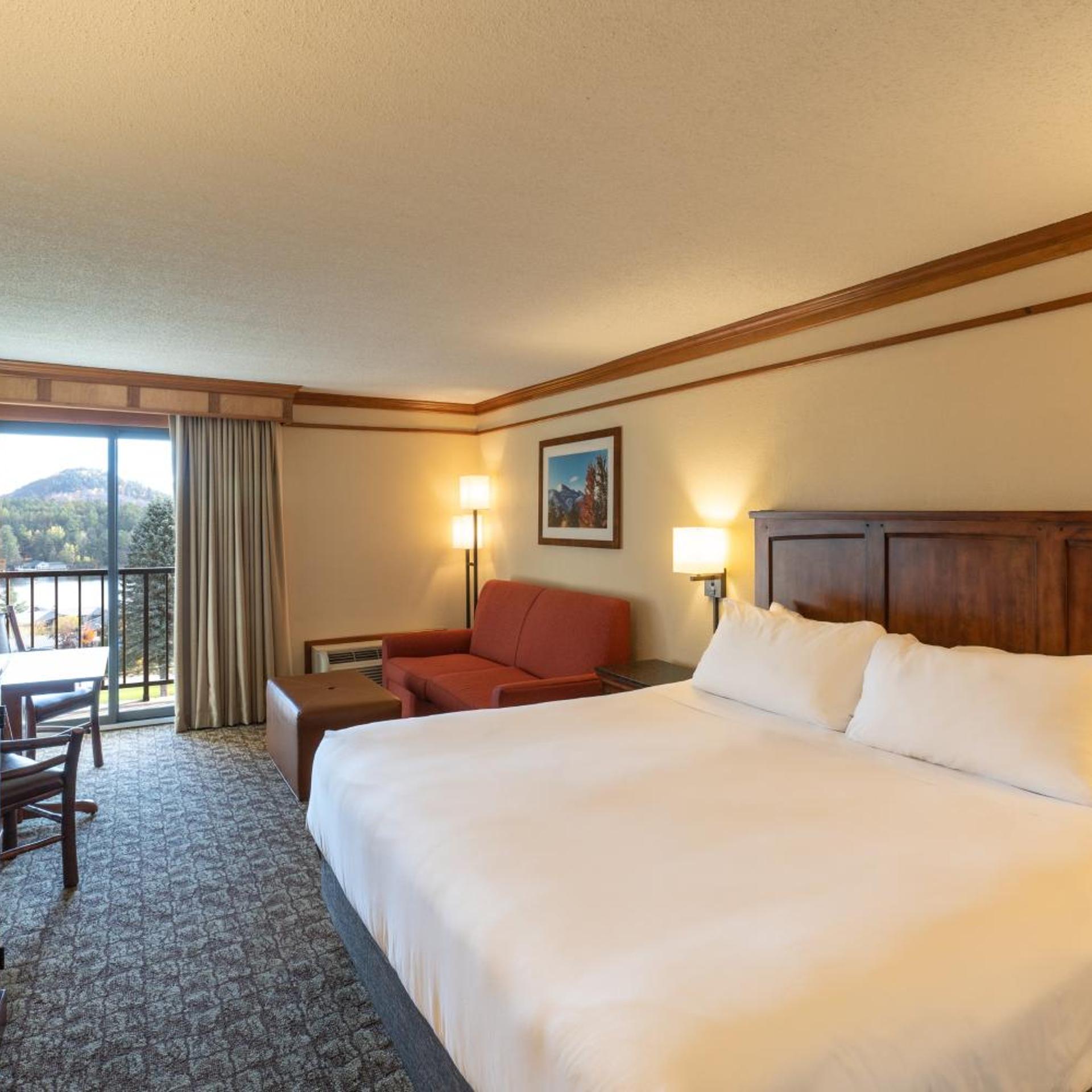 Room, King Bed, Lake View