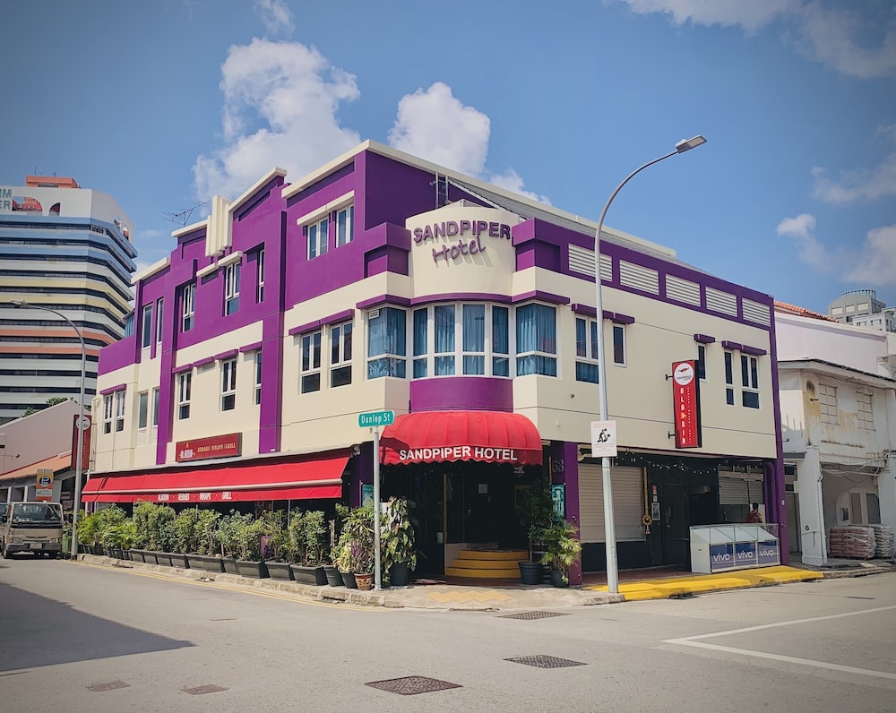 Sandpiper Hotel 3/50