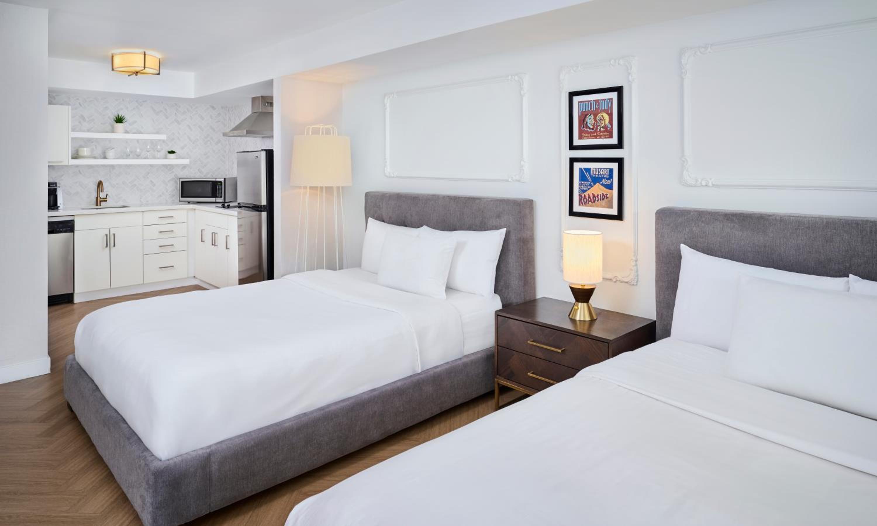 DELUXE, STUDIO, 2 QUEEN BEDS