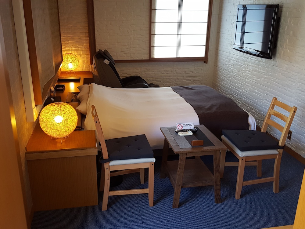 Hotel Nobes Chofu 8/18
