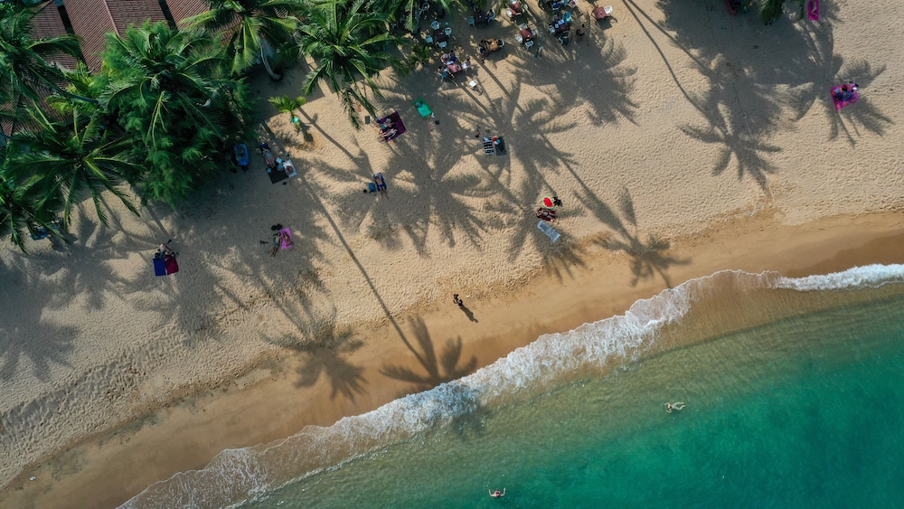 Coral Cliff Beach Resort 56/70
