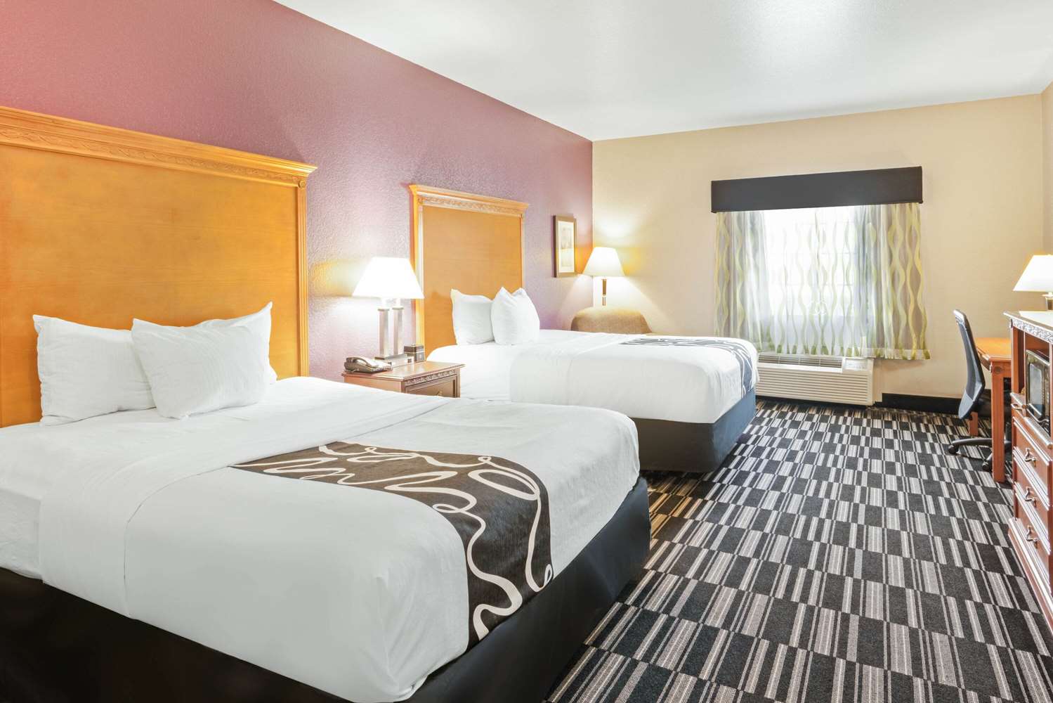 La Quinta Inn & Suites by Wyndham Ada 12/44
