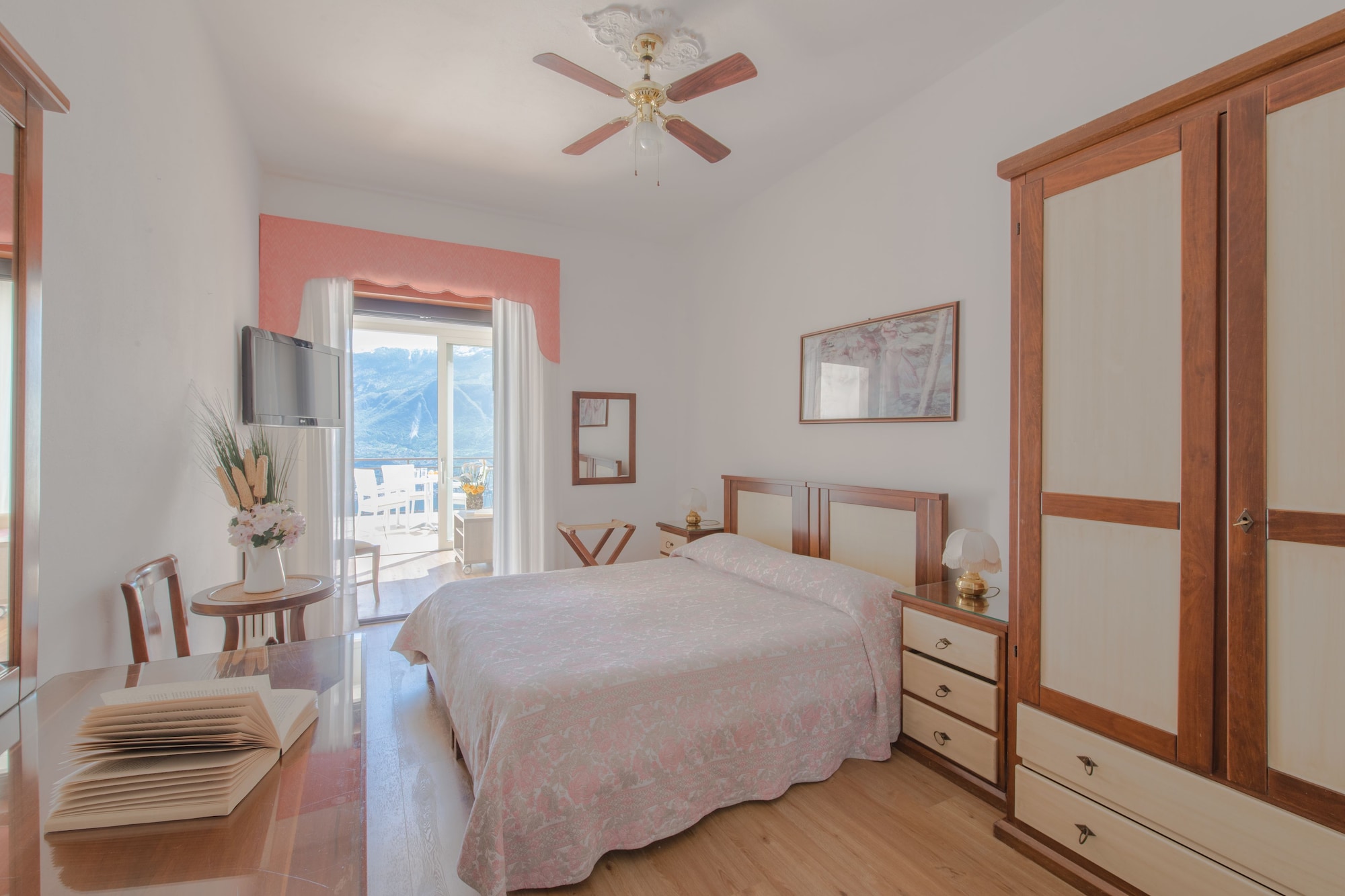 SUPERIOR, DOUBLE BED