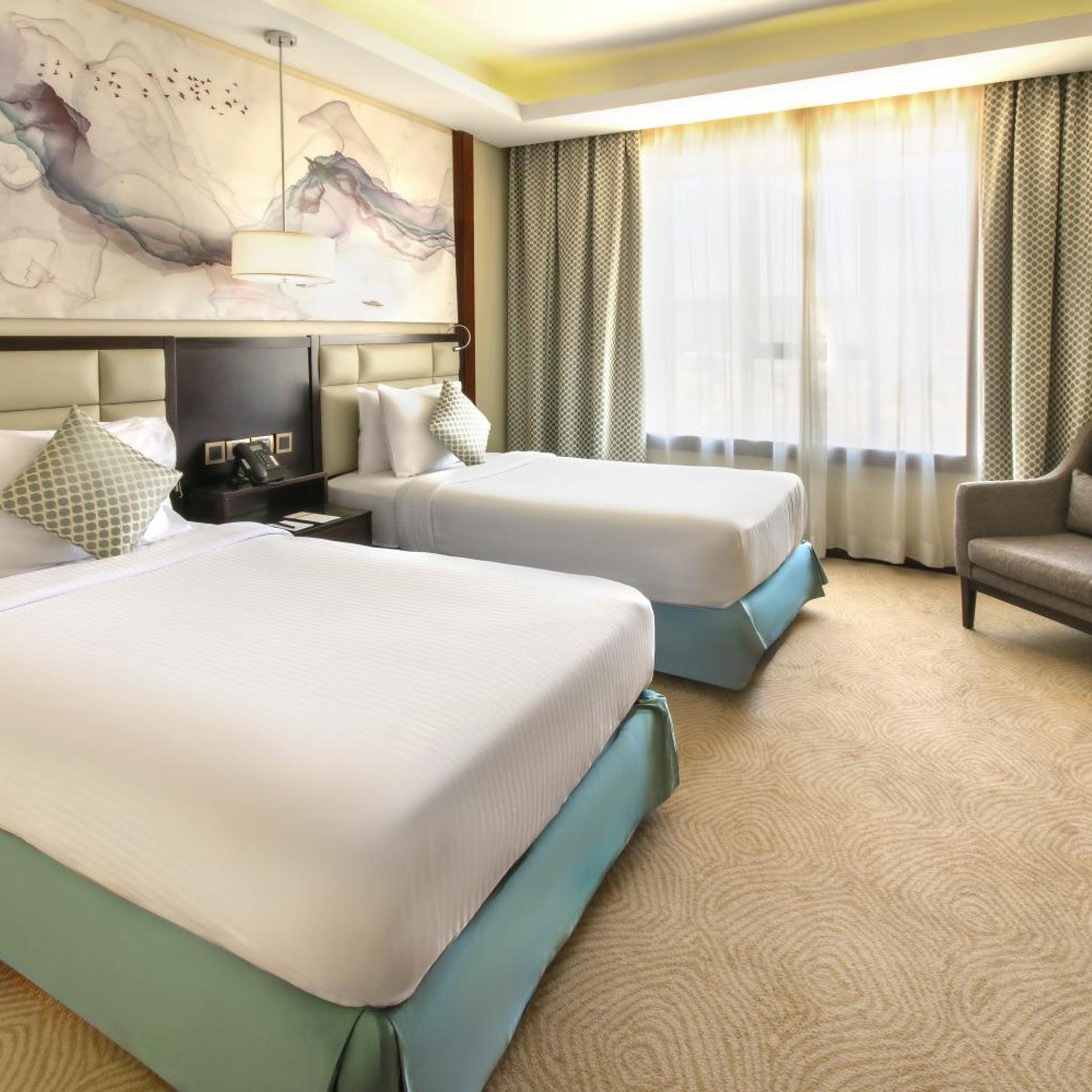 City, Deluxe, Twin Beds