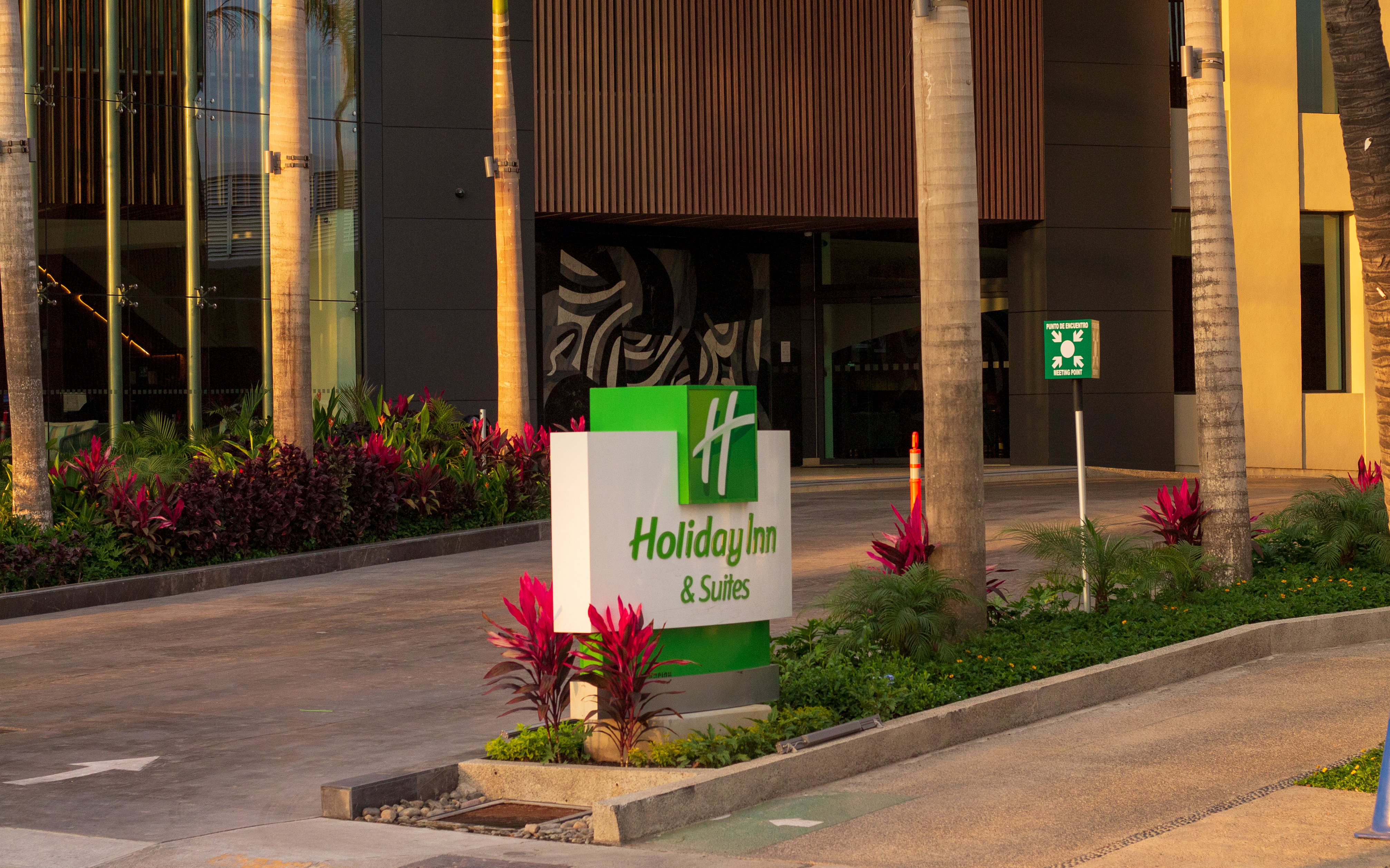 Holiday Inn and Suites Puerto Vallarta Marina and Golf 5/78