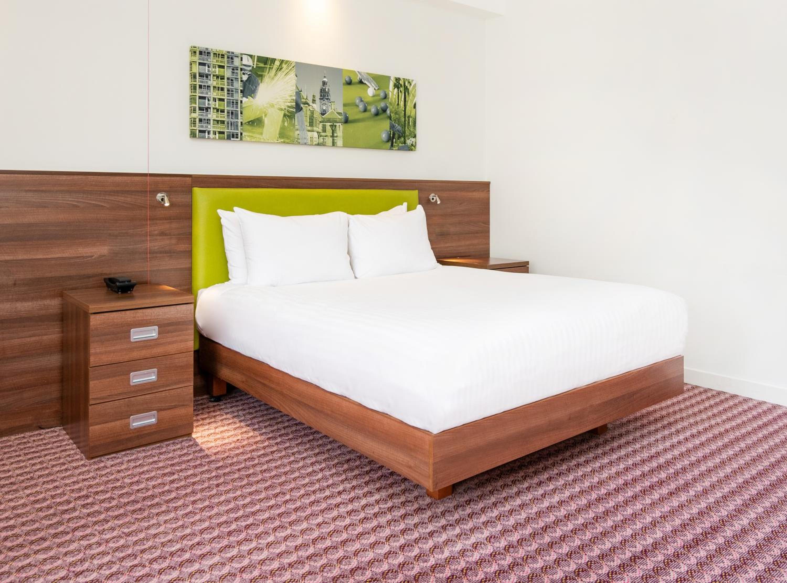 Room, King Bed, Queen Bed, Accessible