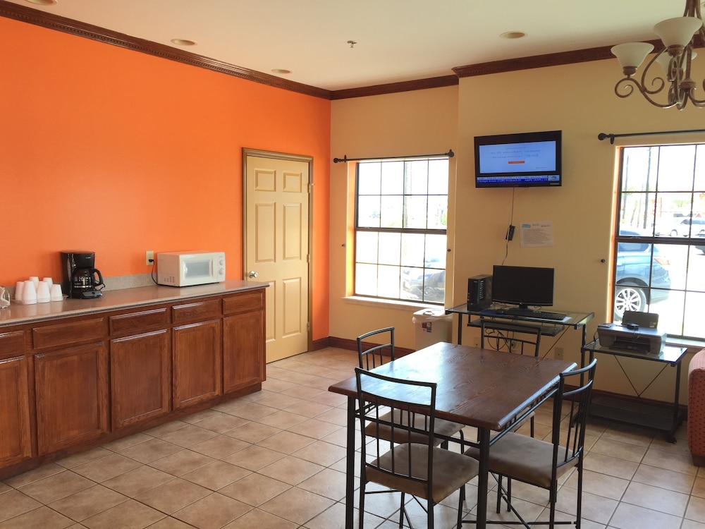 Boca Chica Inn Suites Brownsville 14/23