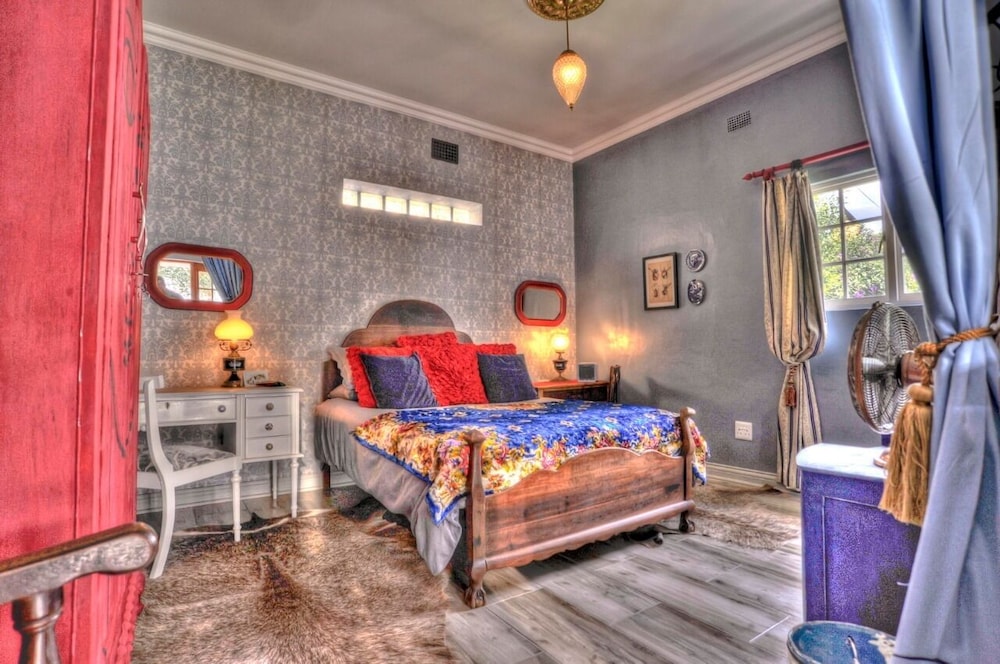 Oak View Manor 8/50