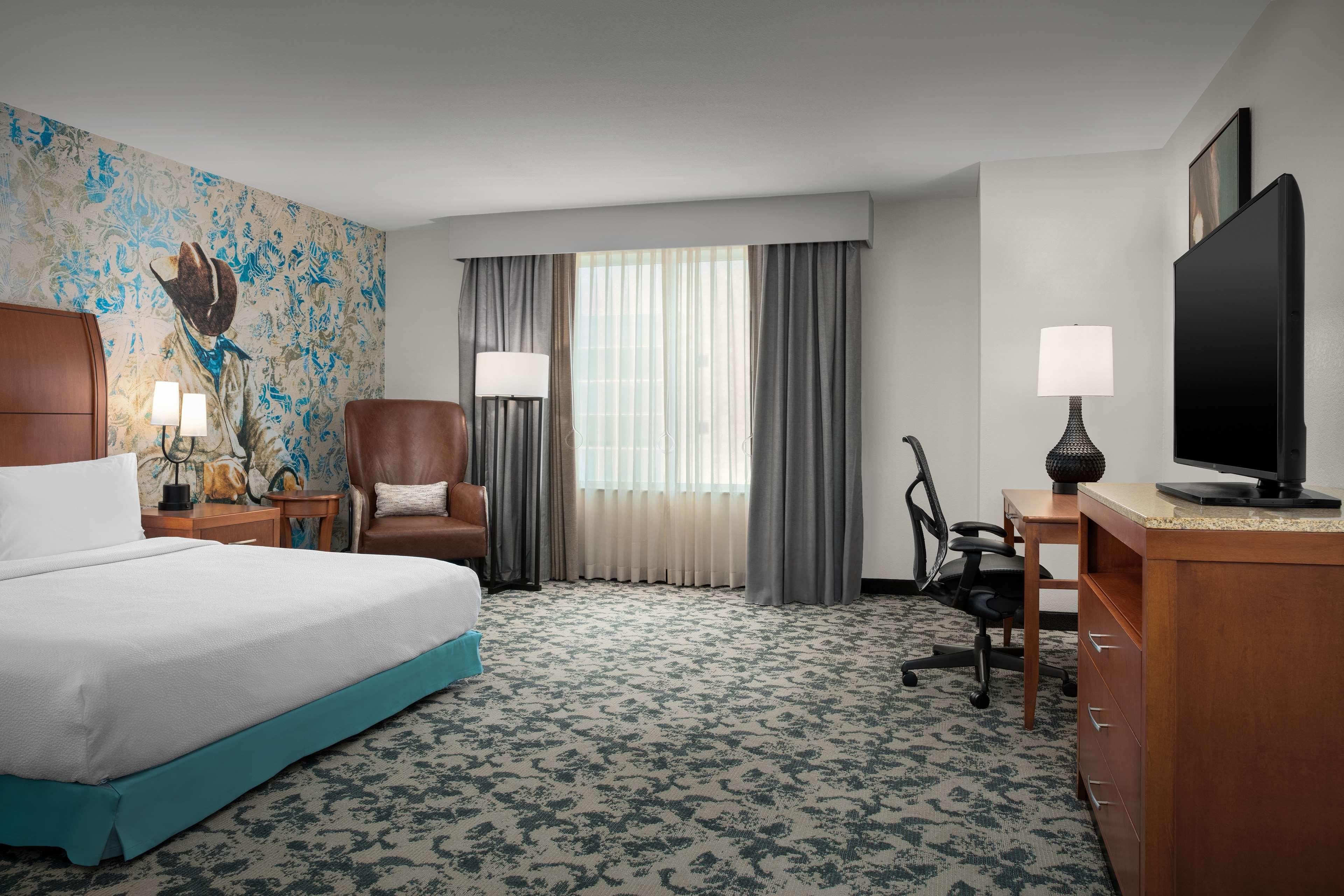 ROOM, KING BED, BATHTUB, ACCESSIBLE