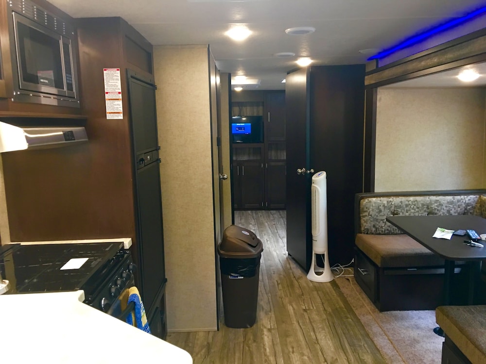 Enduro Rv Citrus Valley Resort 23/73